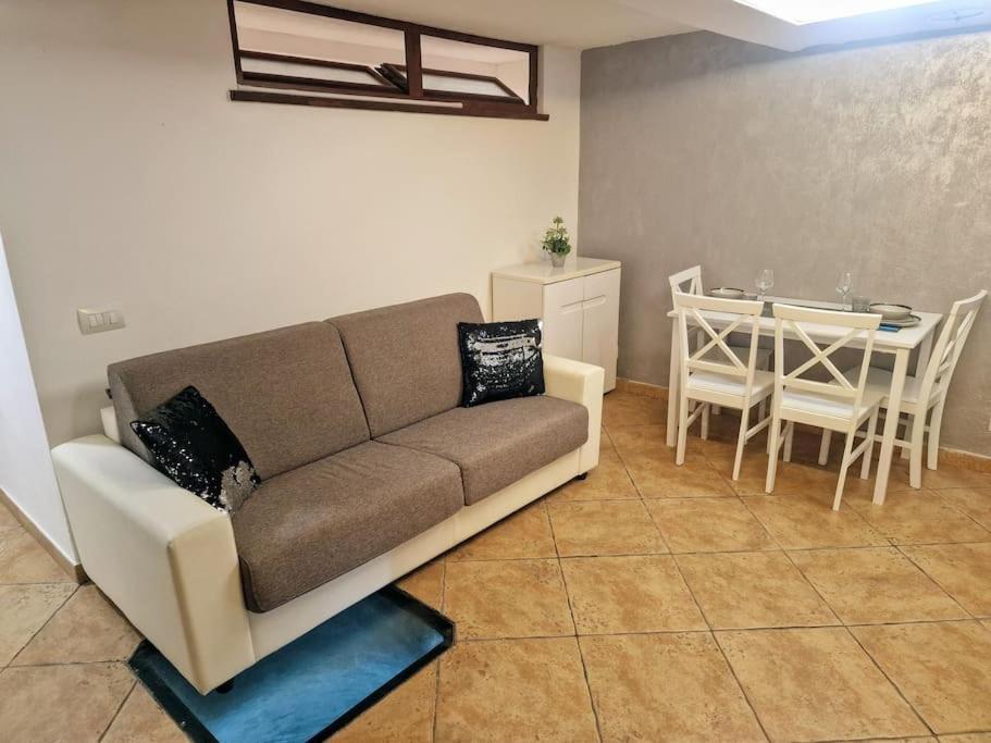 Casa Vacanza Castello Кальяри Экстерьер фото